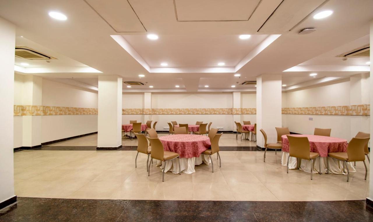 Treebo Premium Rose Mallow New Delhi Exterior photo