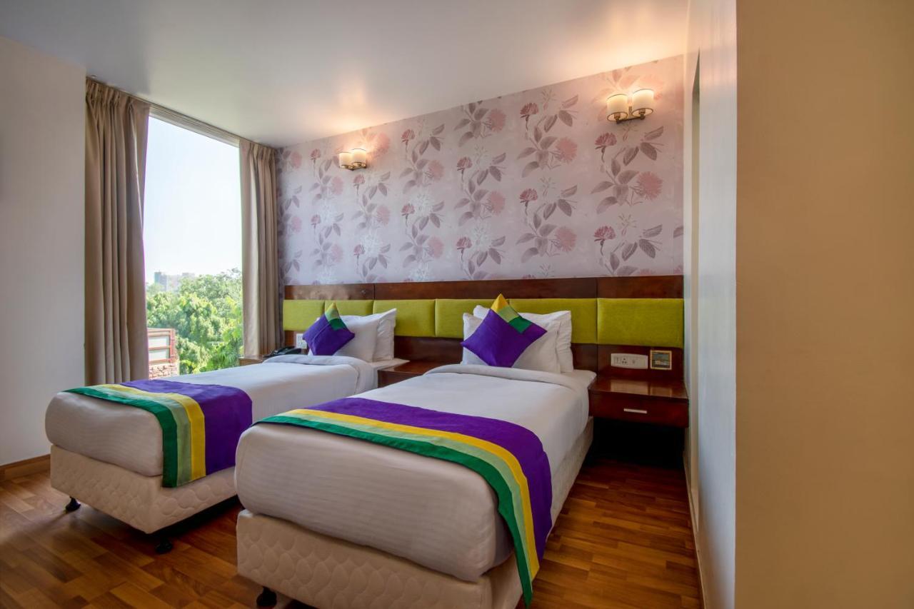 Treebo Premium Rose Mallow New Delhi Exterior photo