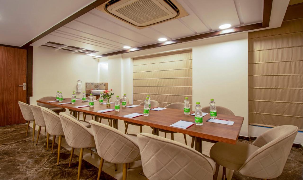 Treebo Premium Rose Mallow New Delhi Exterior photo